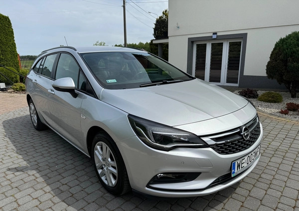 Opel Astra cena 42900 przebieg: 139000, rok produkcji 2019 z Pajęczno małe 596